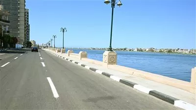 رئيس الوزراء يستعرض أعمال تطوير كورنيش مدينة رشيد
