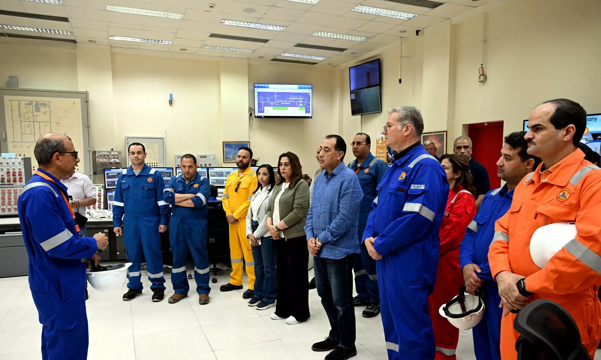 مدبولي يتفقد مواقع إنتاج الغاز الطبيعي بمنطقة غرب الدلتا