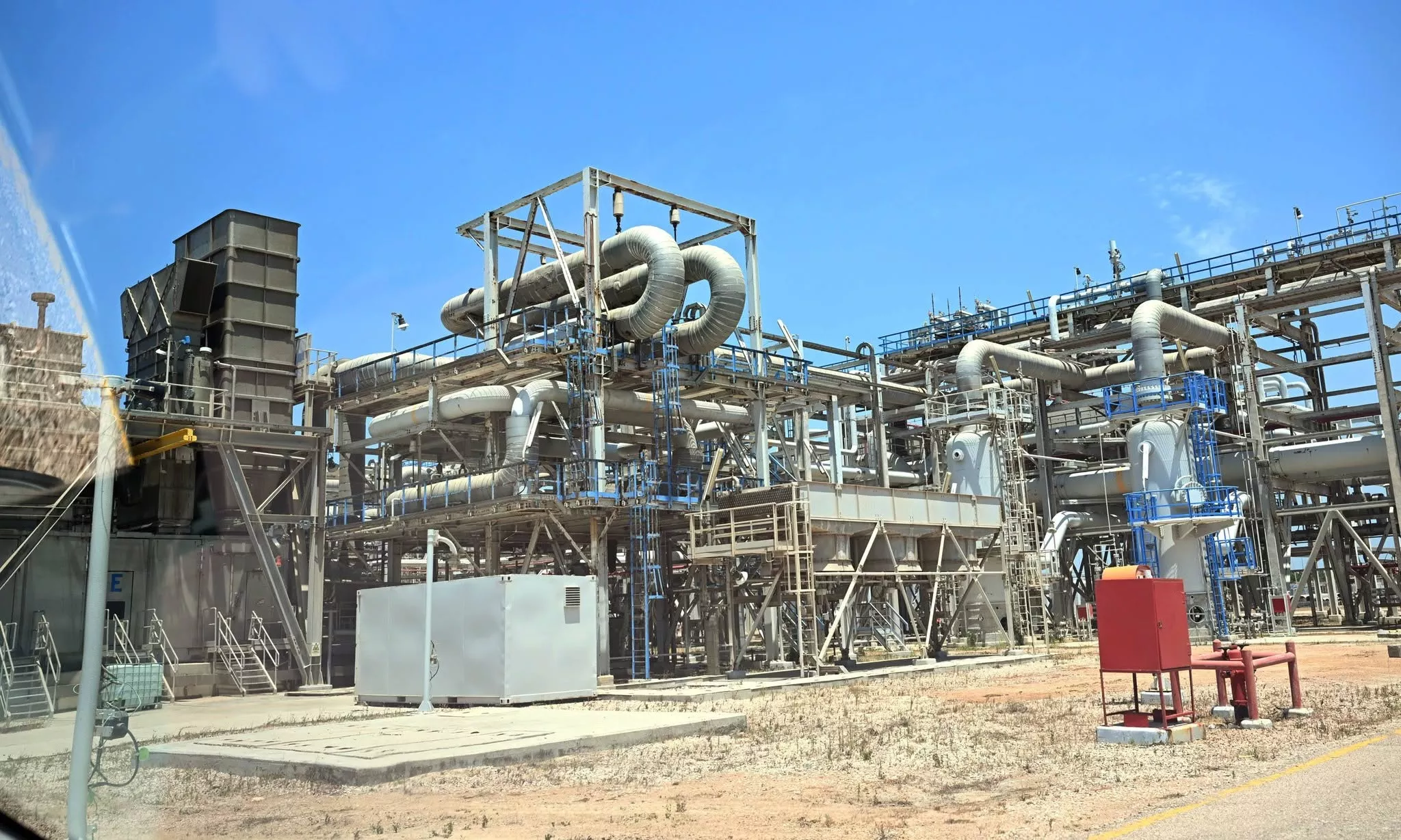 مدبولي يتفقد مواقع إنتاج الغاز الطبيعي بمنطقة غرب الدلتا