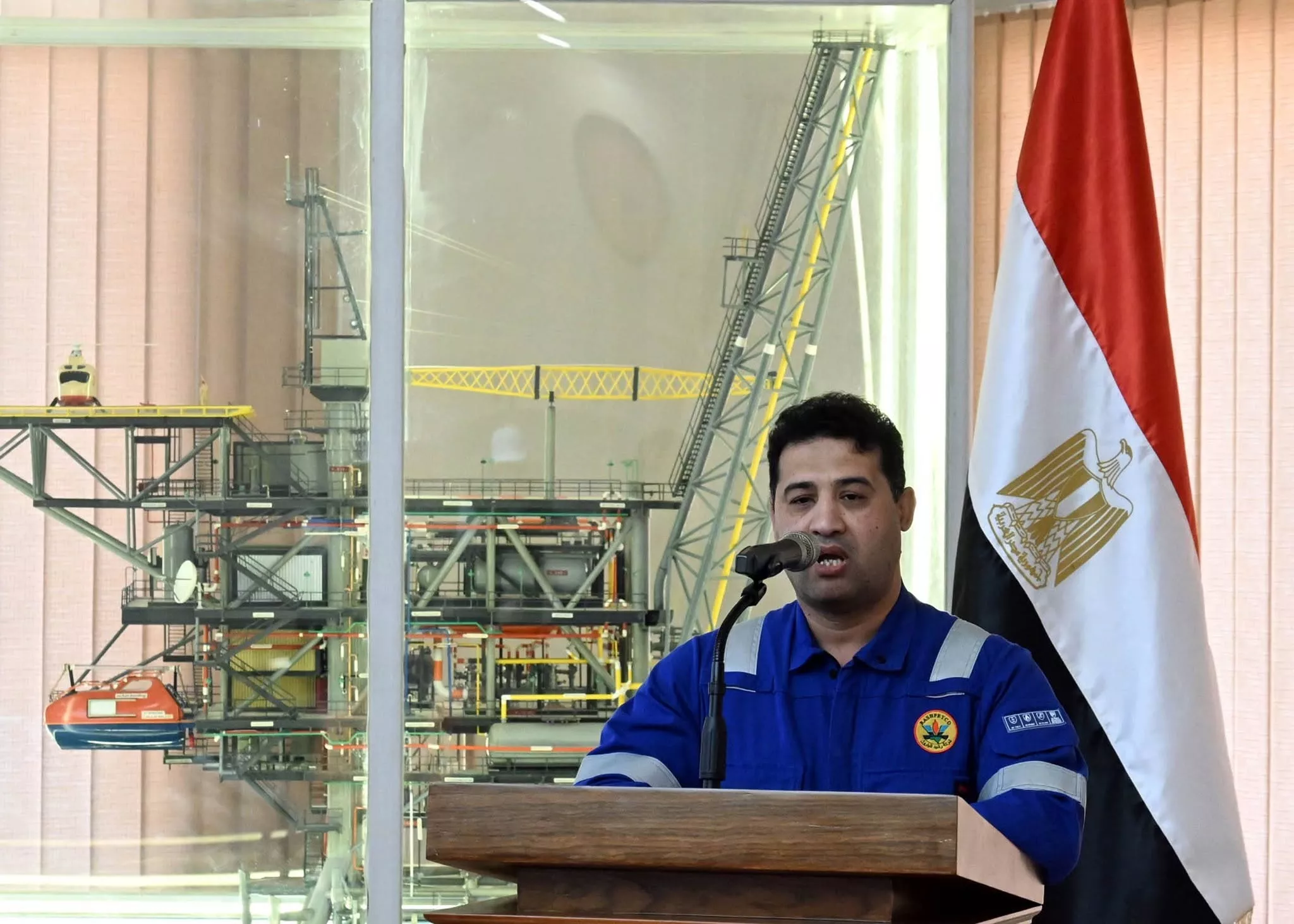 مدبولي يتفقد مواقع إنتاج الغاز الطبيعي بمنطقة غرب الدلتا