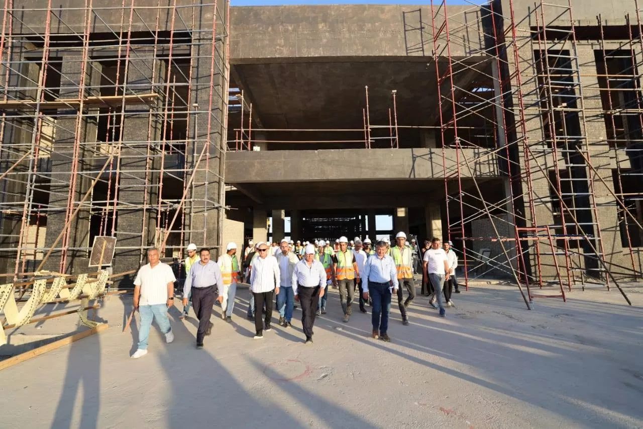 وزير النقل يتفقد محطات ومسار الخط الثاني من شبكة القطار السريع