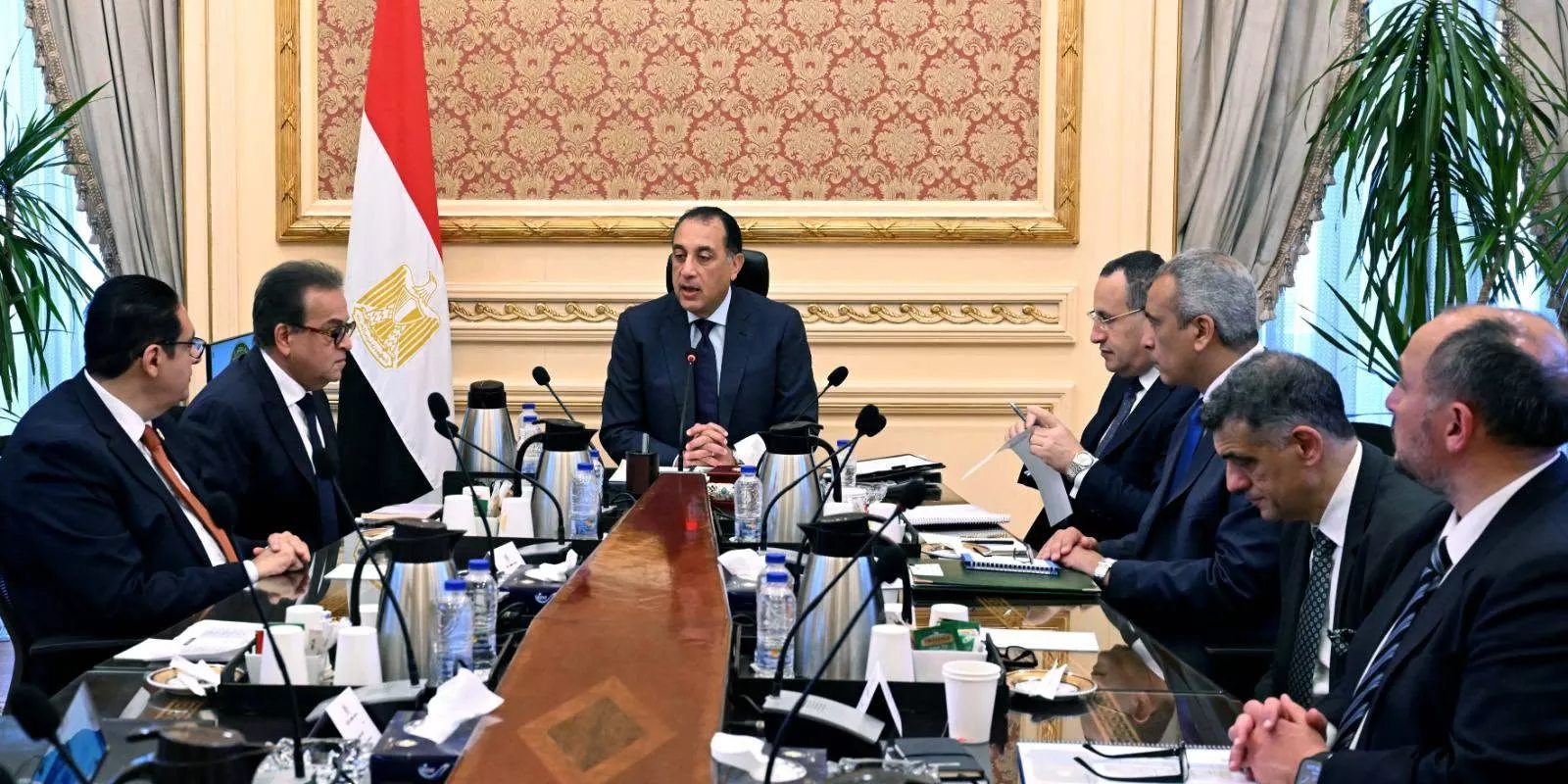 رئيس الوزراء يتابع مستجدات الموقف التنفيذي لمستشفى 500500