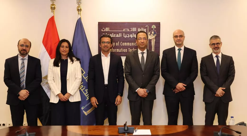 توقيع ترخيص بين الجهاز القومي لتنظيم الاتصالات وشركة حسن علام