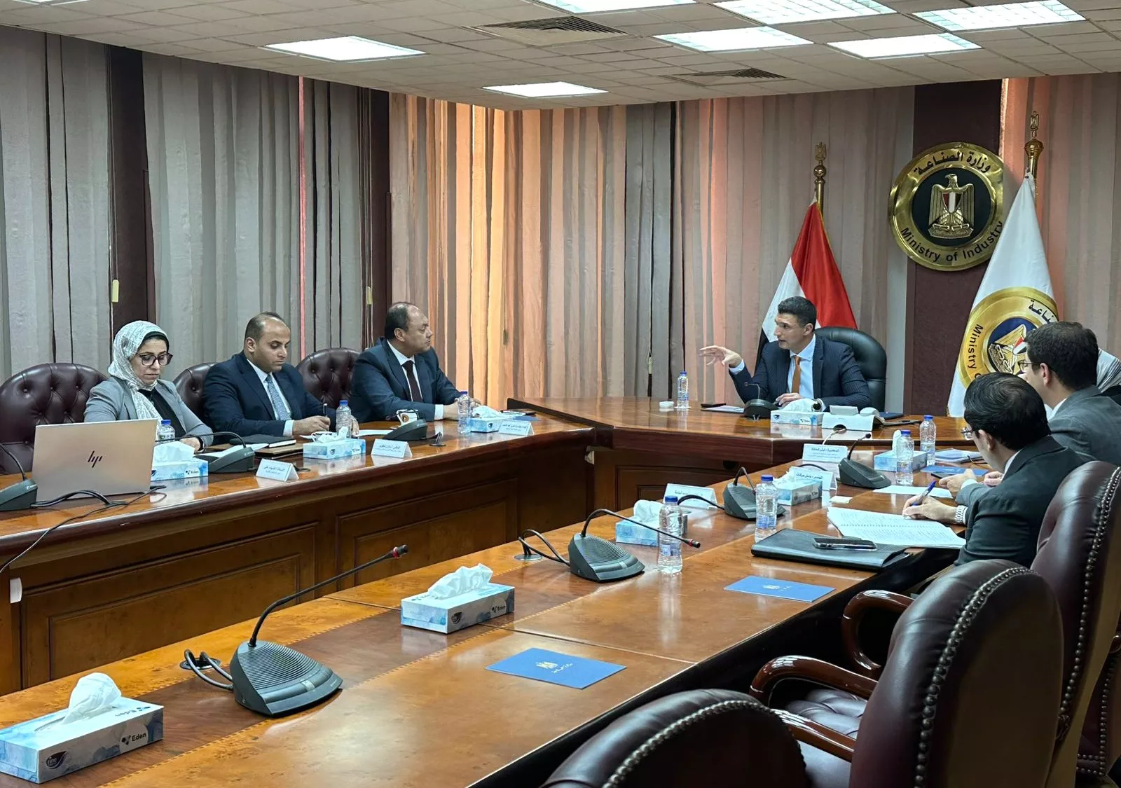 وزير الصناعة مع رئيس هيئة تنمية الصعيد