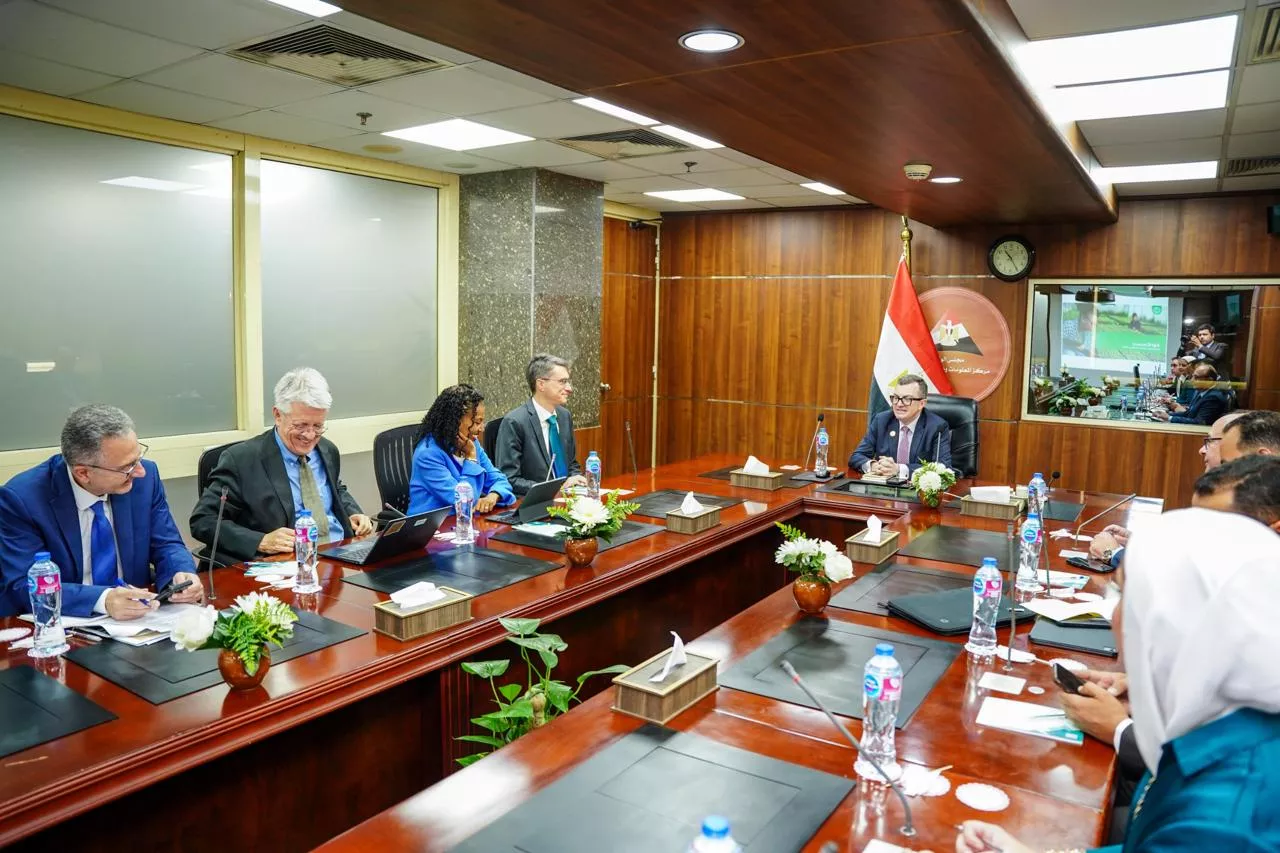 وزير التخطيط يجتمع مع المدير الإقليمي للبنك الدولي