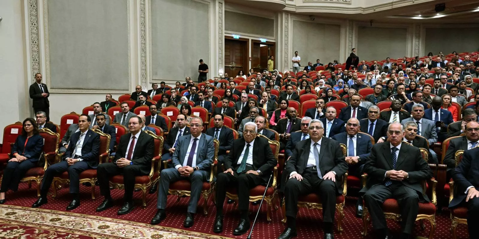 رئيس الوزراء يفتتح فعاليات النسخة الخامسة من المعرض والمؤتمر الطبي لأفريقي 