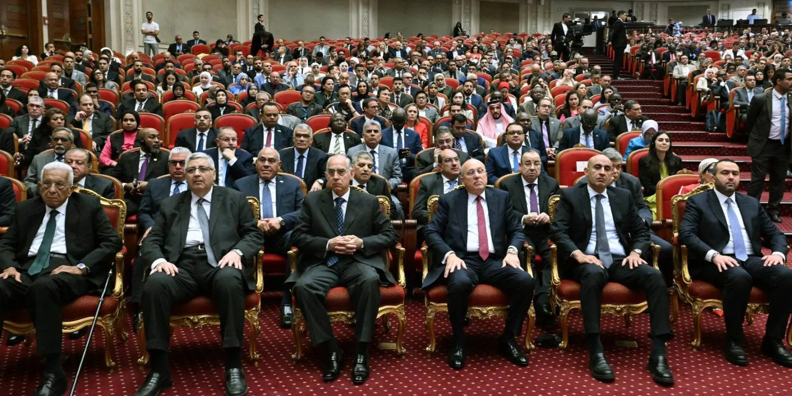 رئيس الوزراء يفتتح فعاليات النسخة الخامسة من المعرض والمؤتمر الطبي لأفريقي 