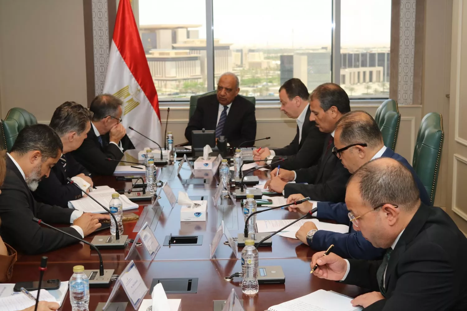 وزير الكهرباء يبحث مع وفد البنك الأوروبى لإعادة الإعمار والتنمية EBRD