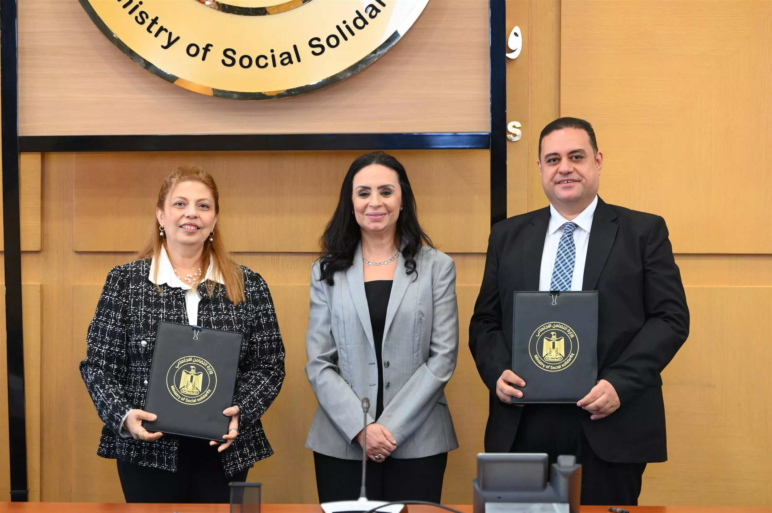 وزيرة التضامن تشهد توقيع عقود تمويل لمشروعات متناهية الصغر