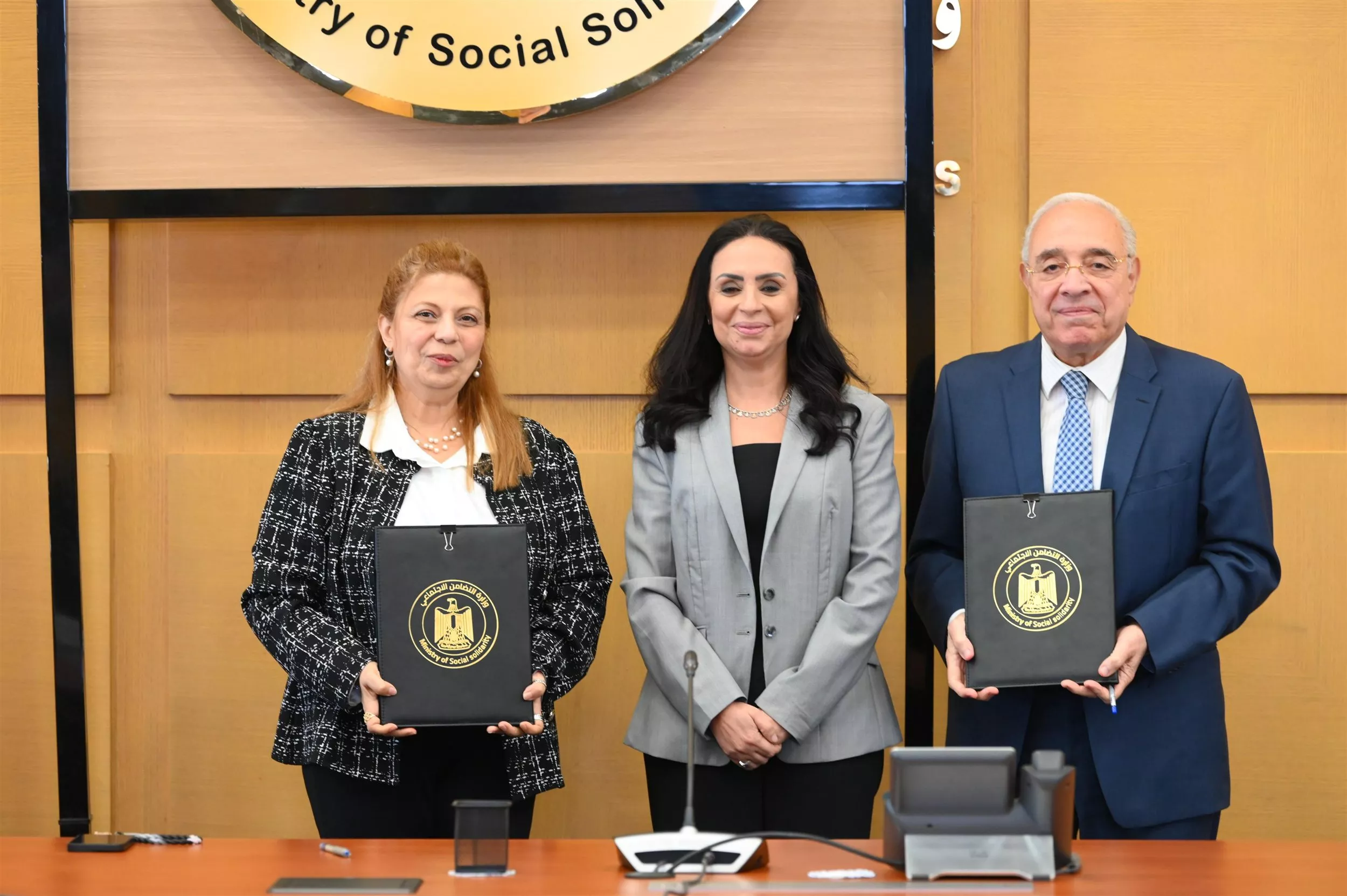 وزيرة التضامن تشهد توقيع عقود تمويل لمشروعات متناهية الصغر