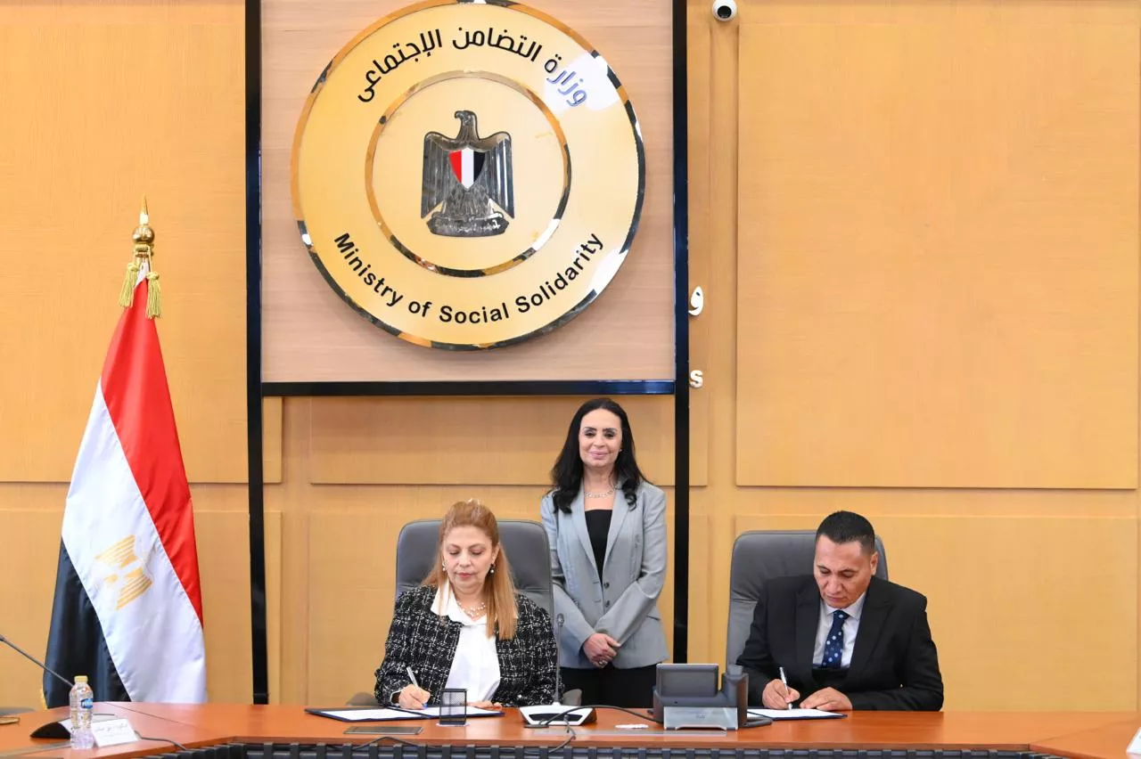 وزيرة التضامن تشهد توقيع عقود تمويل لمشروعات متناهية الصغر