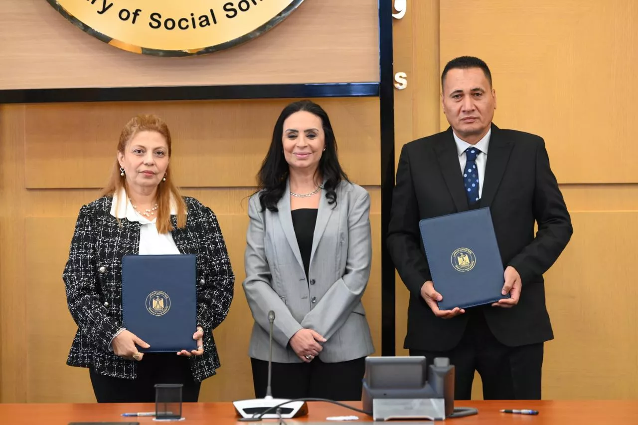 وزيرة التضامن تشهد توقيع عقود تمويل لمشروعات متناهية الصغر