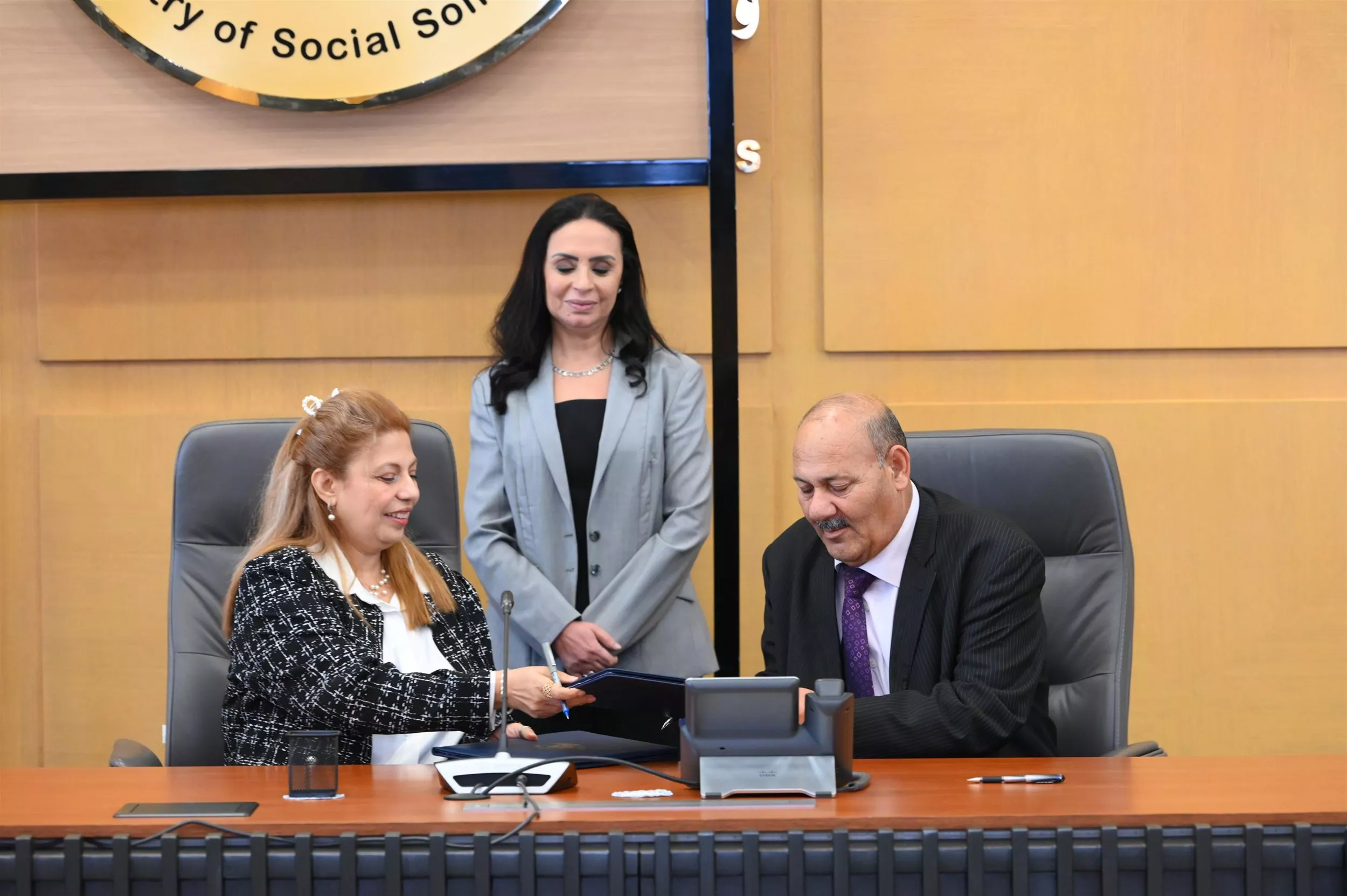 وزيرة التضامن تشهد توقيع عقود تمويل لمشروعات متناهية الصغر