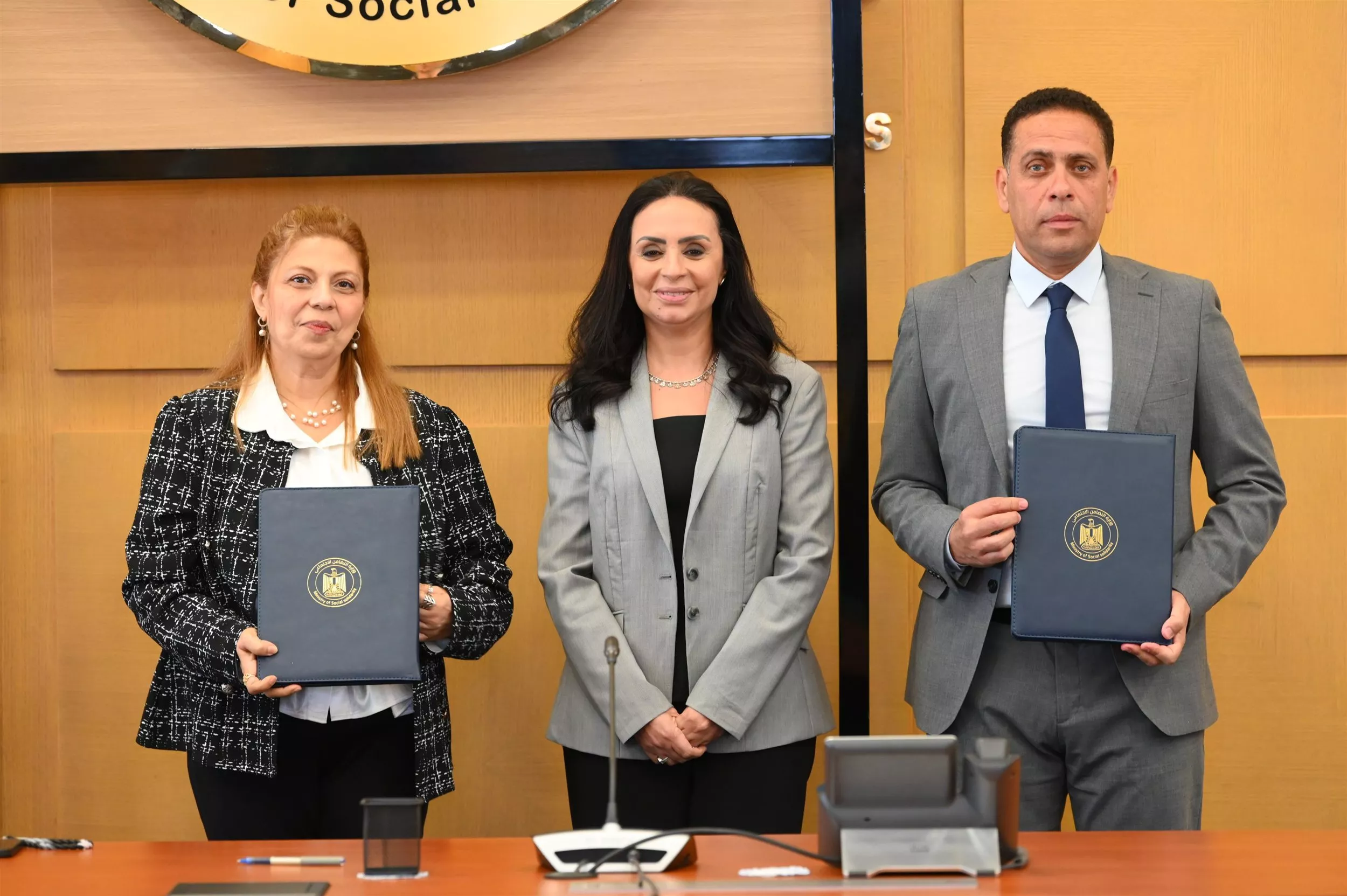 وزيرة التضامن تشهد توقيع عقود تمويل لمشروعات متناهية الصغر