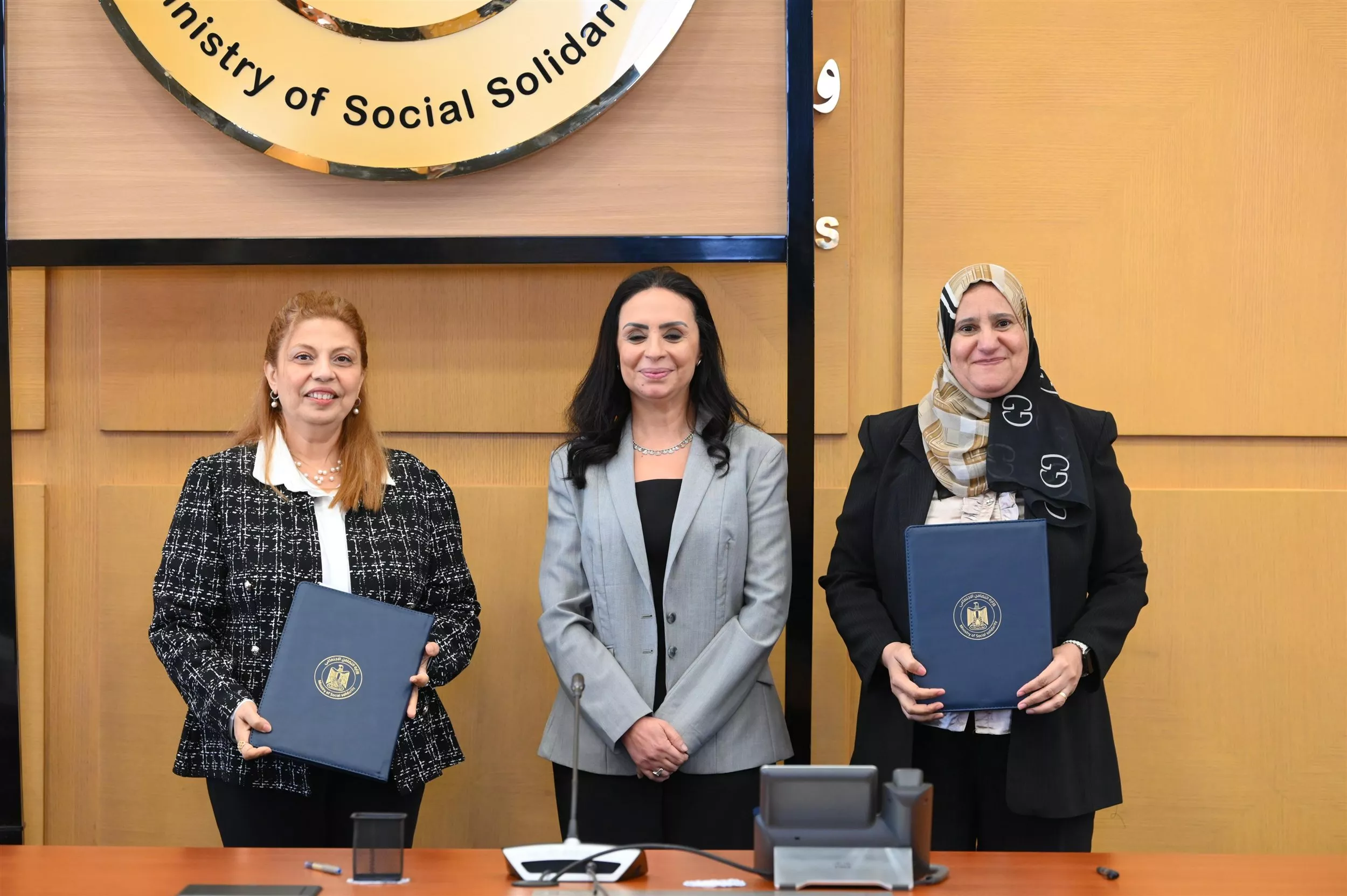 وزيرة التضامن تشهد توقيع عقود تمويل لمشروعات متناهية الصغر
