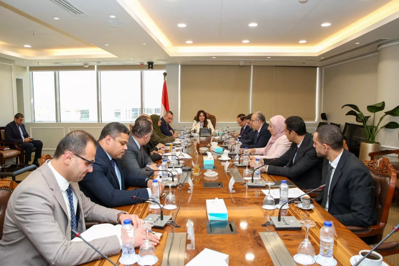 وزيرة الإسكان تتابع مشروع قانون المطورين العقاريين
