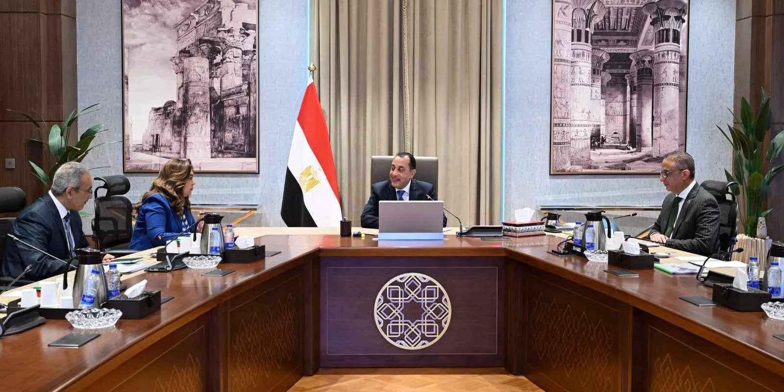 مدبولي يتابع الموقف التنفيذي للمشروعات التنموية بالجيزة