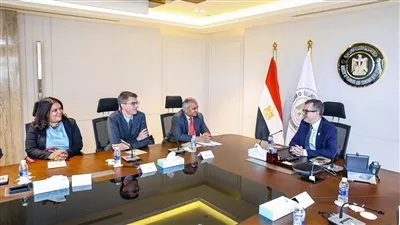 وزير «التخطيط» يبحث مع البنك الدولي آليات دعم السياسات القائمة على البيانات