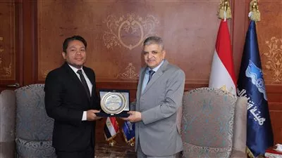 رئيس «قناة السويس» يبحث التعاون مع ماليزيا بمجالات التدريب البحري والاستزراع السمكي