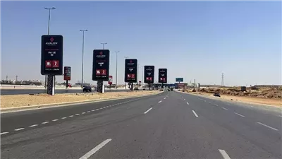 مباحثات لوضع آليات استخدام الطاقة المتجددة في إنارة الإعلانات على الطرق العامة