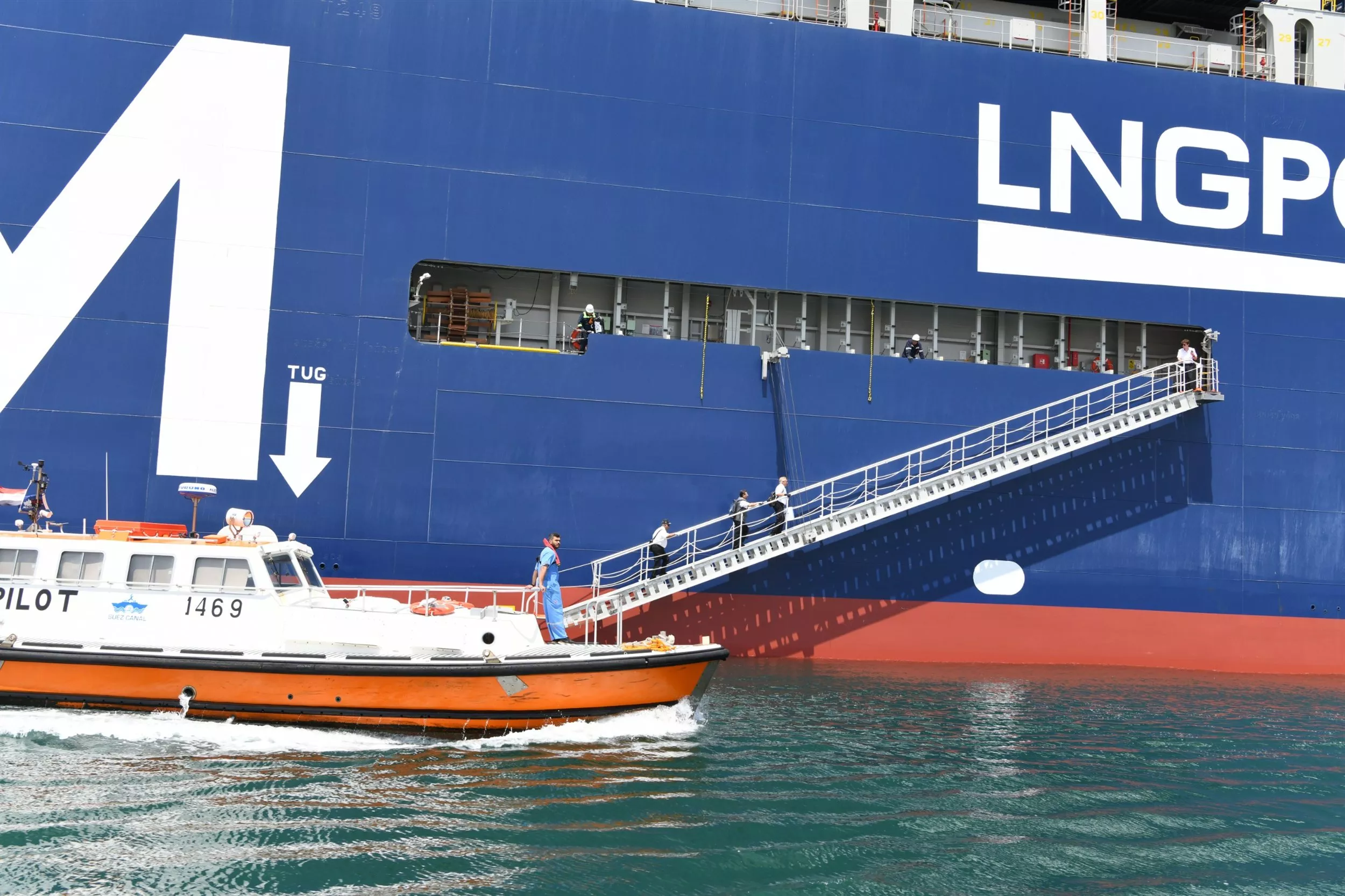 قناة السويس تشهد عبور CMA CGM NOTRE DAME 