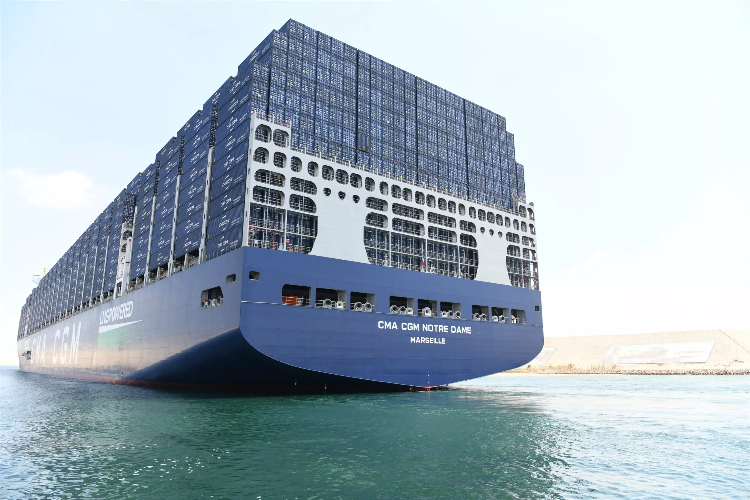 قناة السويس تشهد عبور CMA CGM NOTRE DAME 