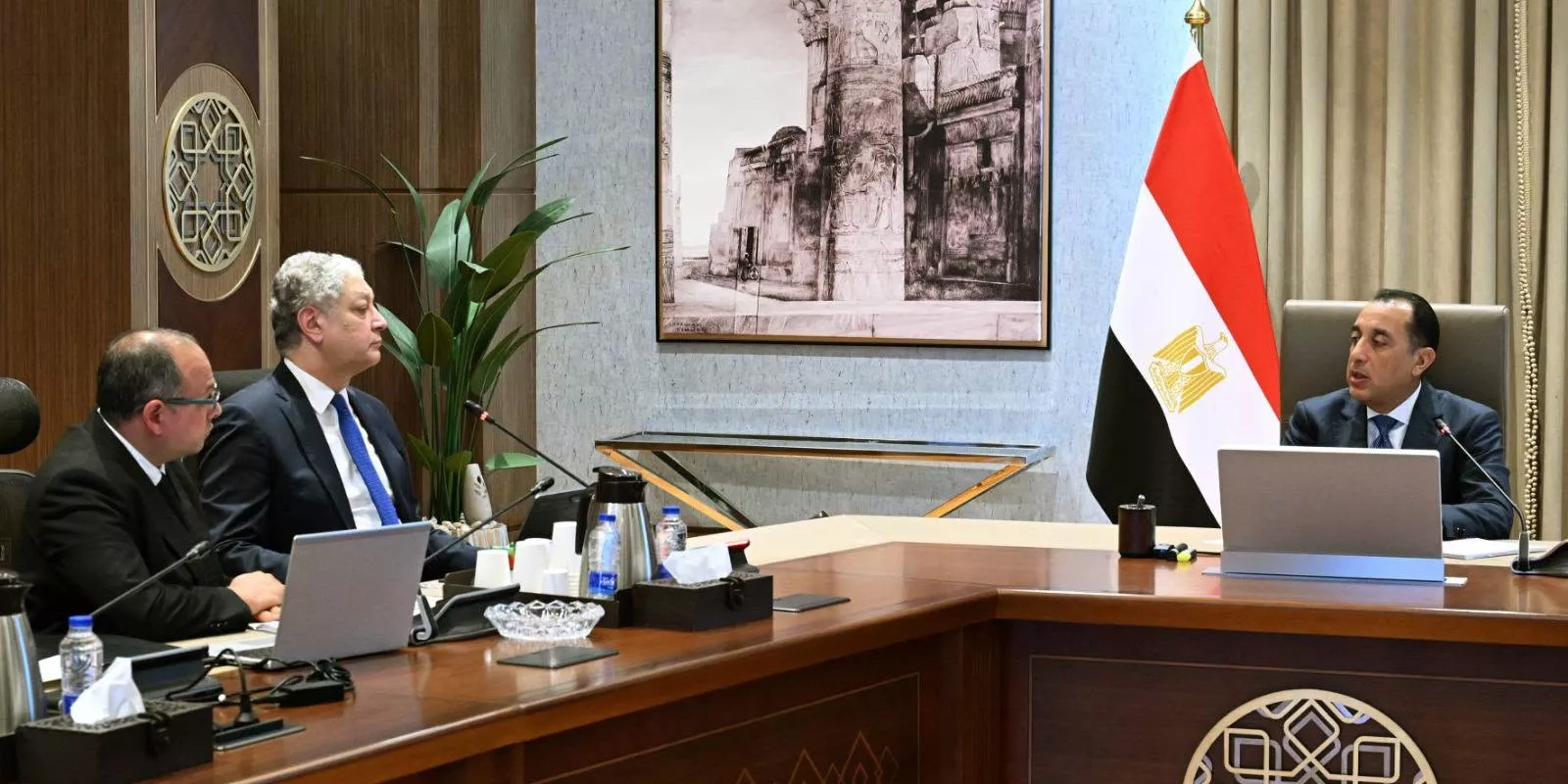 مدبولي يتابع استعدادات بدء المرحلة الثانية من حياة كريمة