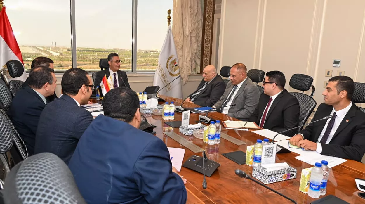 وزير التموين يلتقي رئيس الشعبة العامة للمخابز