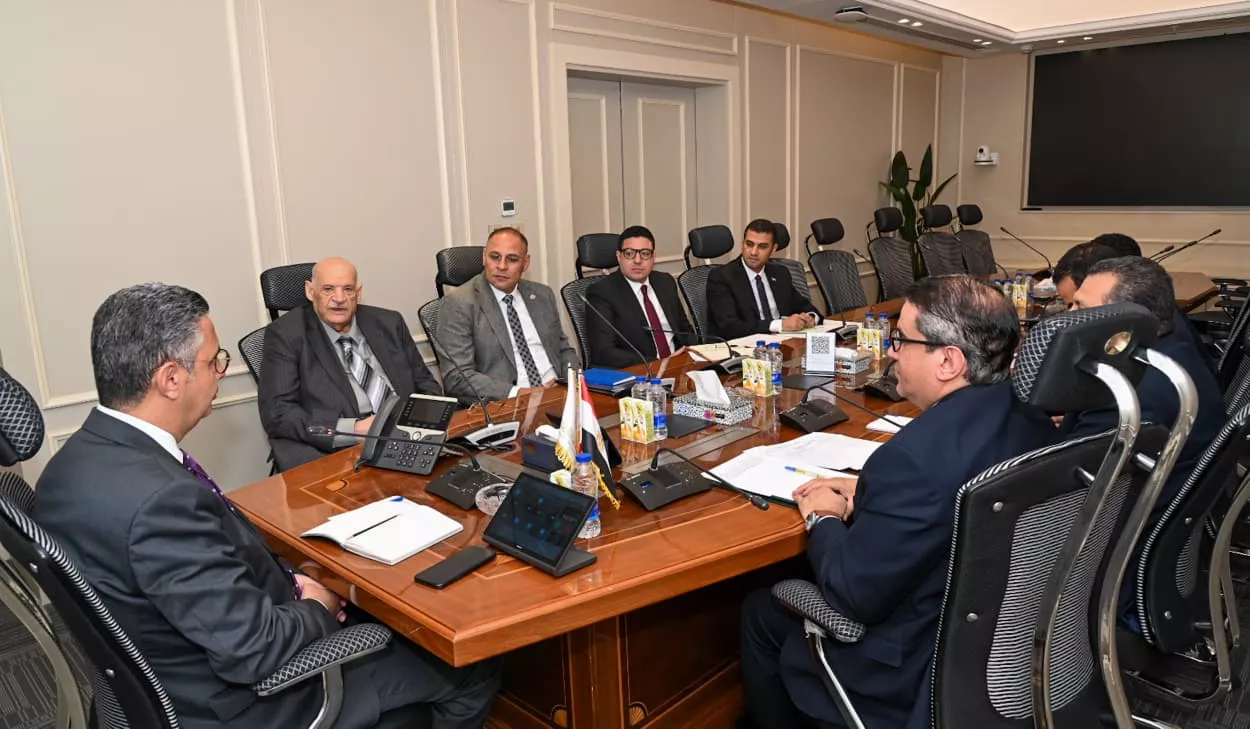 وزير التموين يلتقي رئيس الشعبة العامة للمخابز