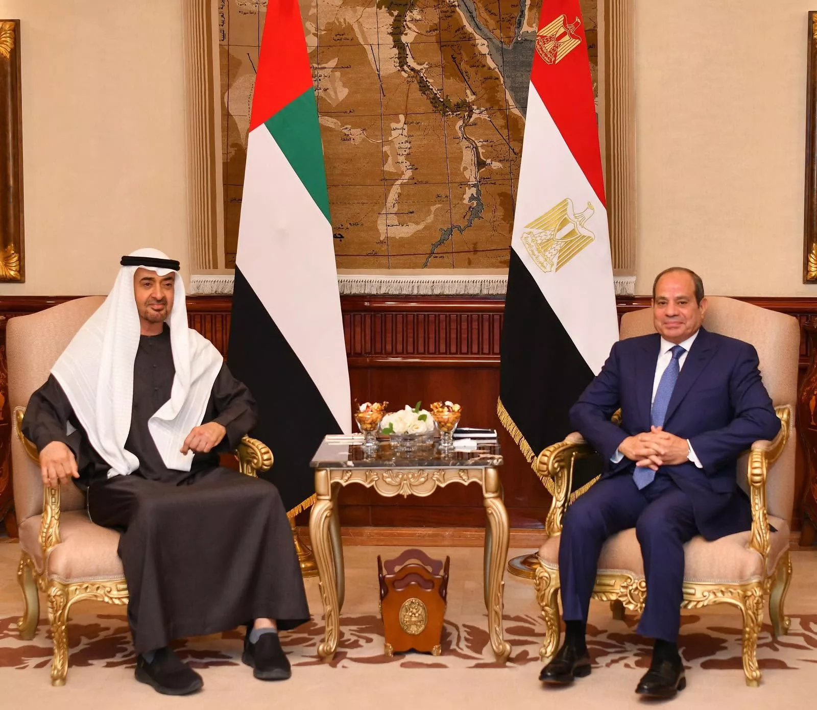 الرئيس السيسي يجتمع مع رئيس دولة الإمارات العربية المتحدة