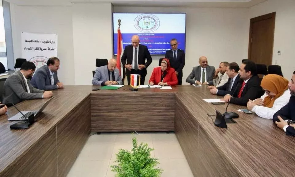 المصرية لنقل الكهرباء توقع عقد إنشاء محطة محولات منيا القمح