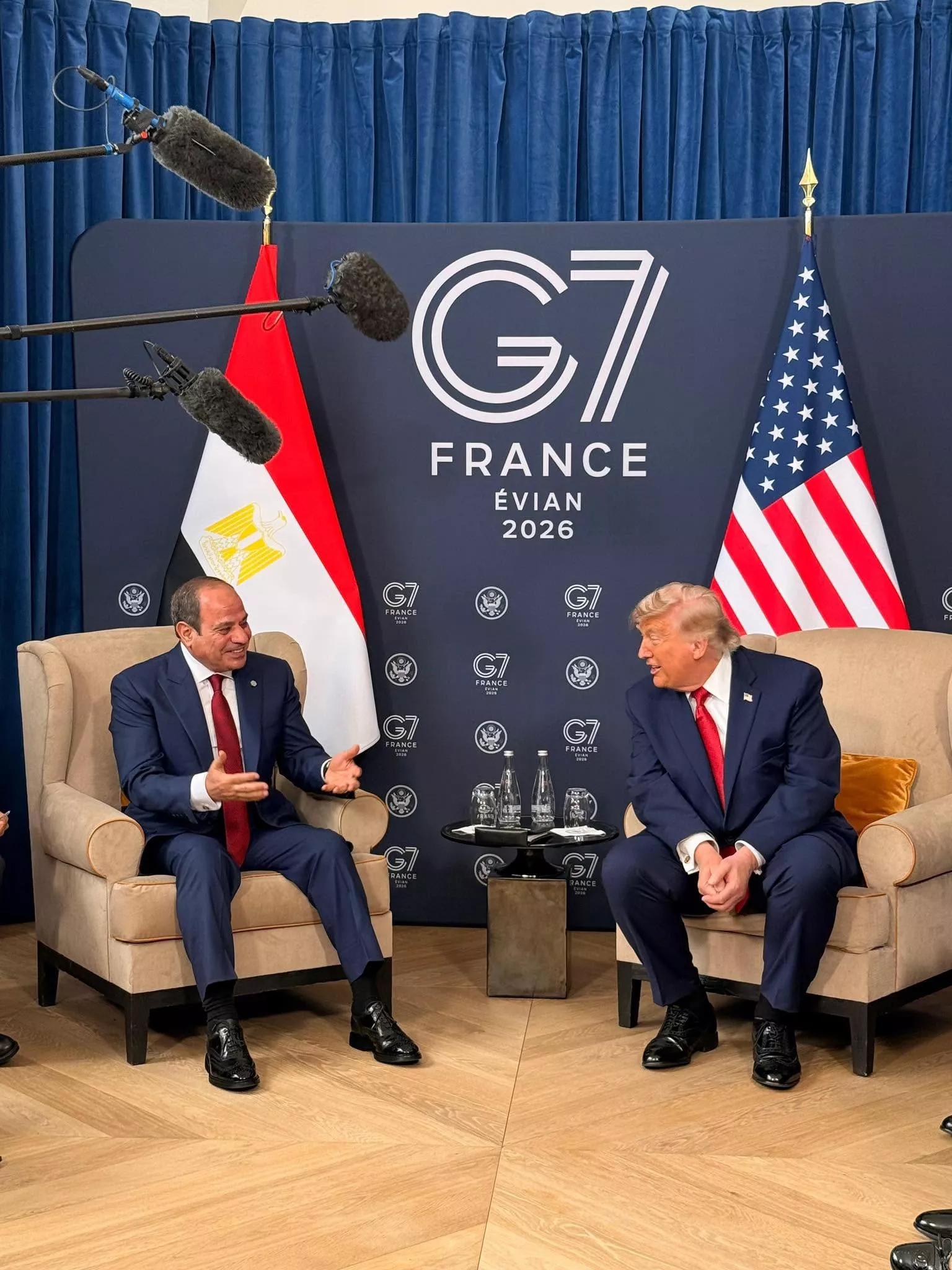 رئيس الجمهورية يلتقي رئيس الولايات المتحدة الأمريكية