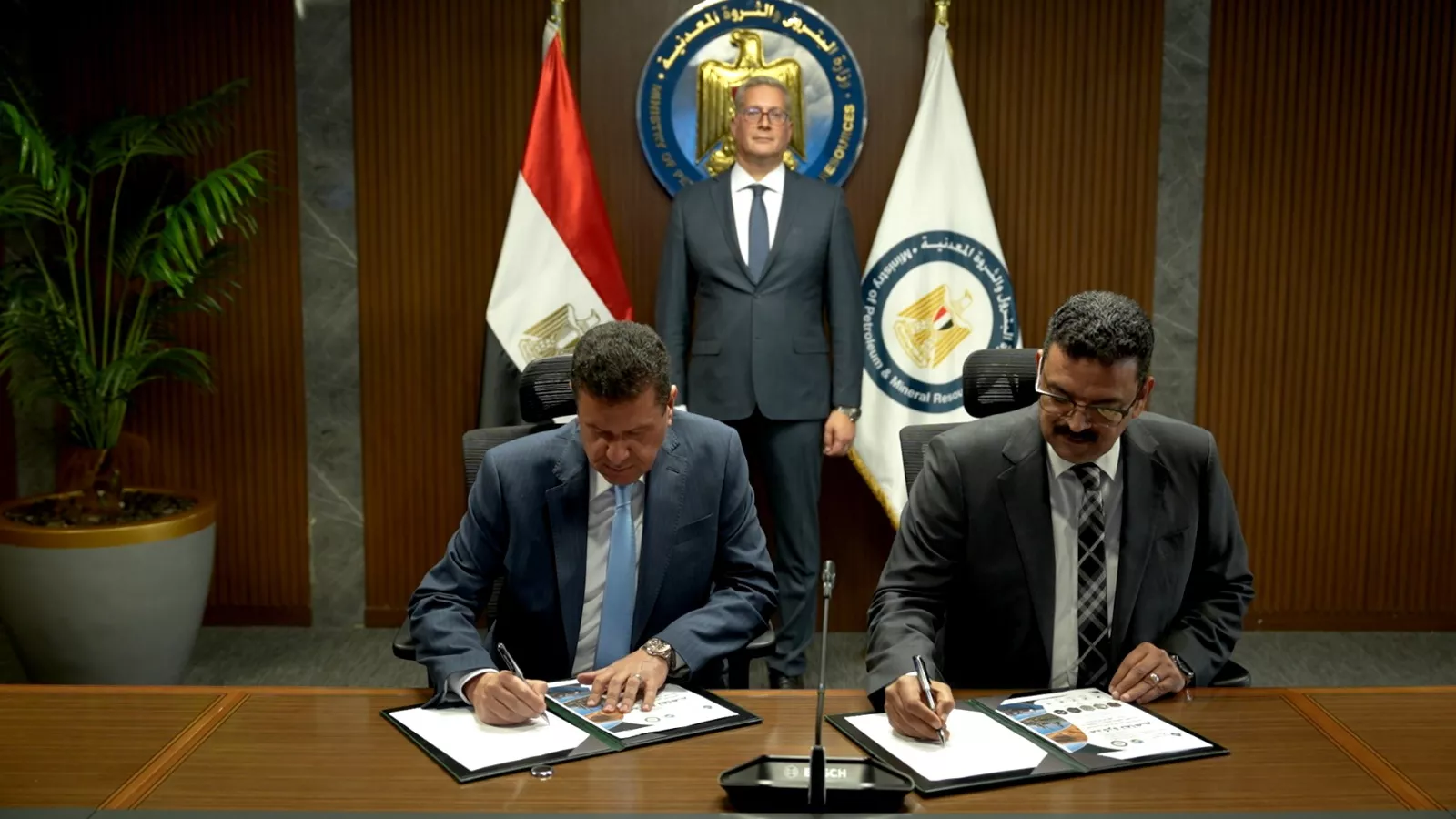 توقيع مذكرة تفاهم لدراسة تنفيذ مشروع تعديني صناعي
