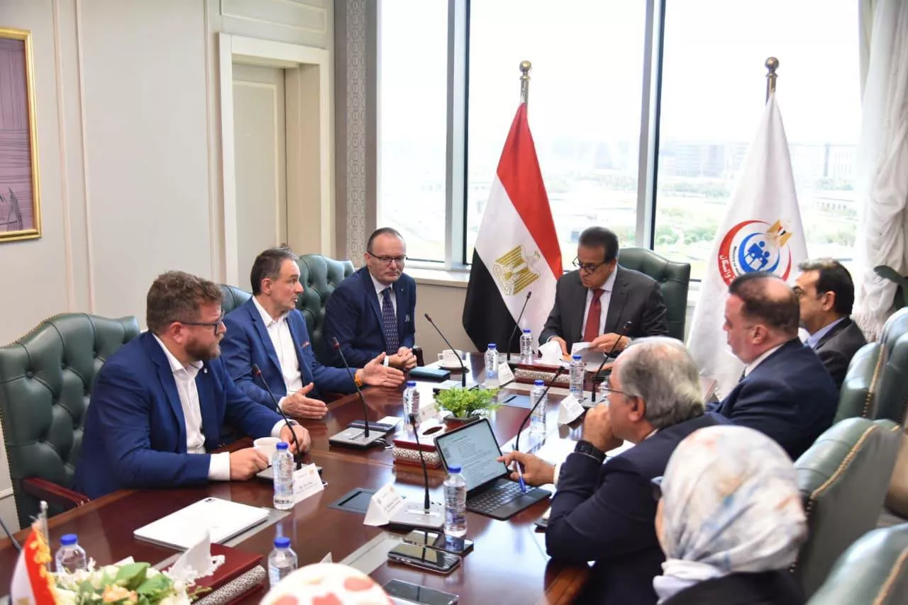 وزير الصحة يستقبل سفير التشيك