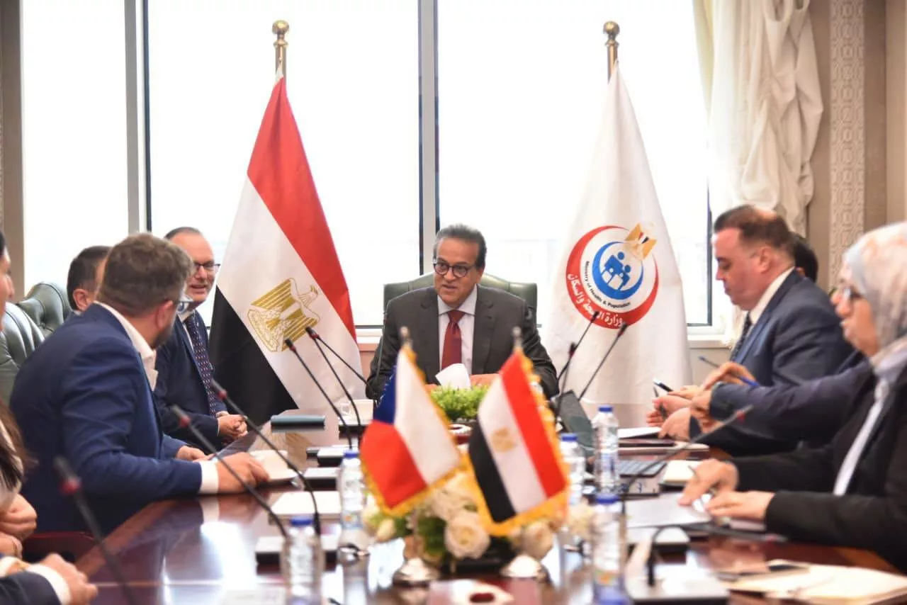 وزير الصحة يستقبل سفير التشيك