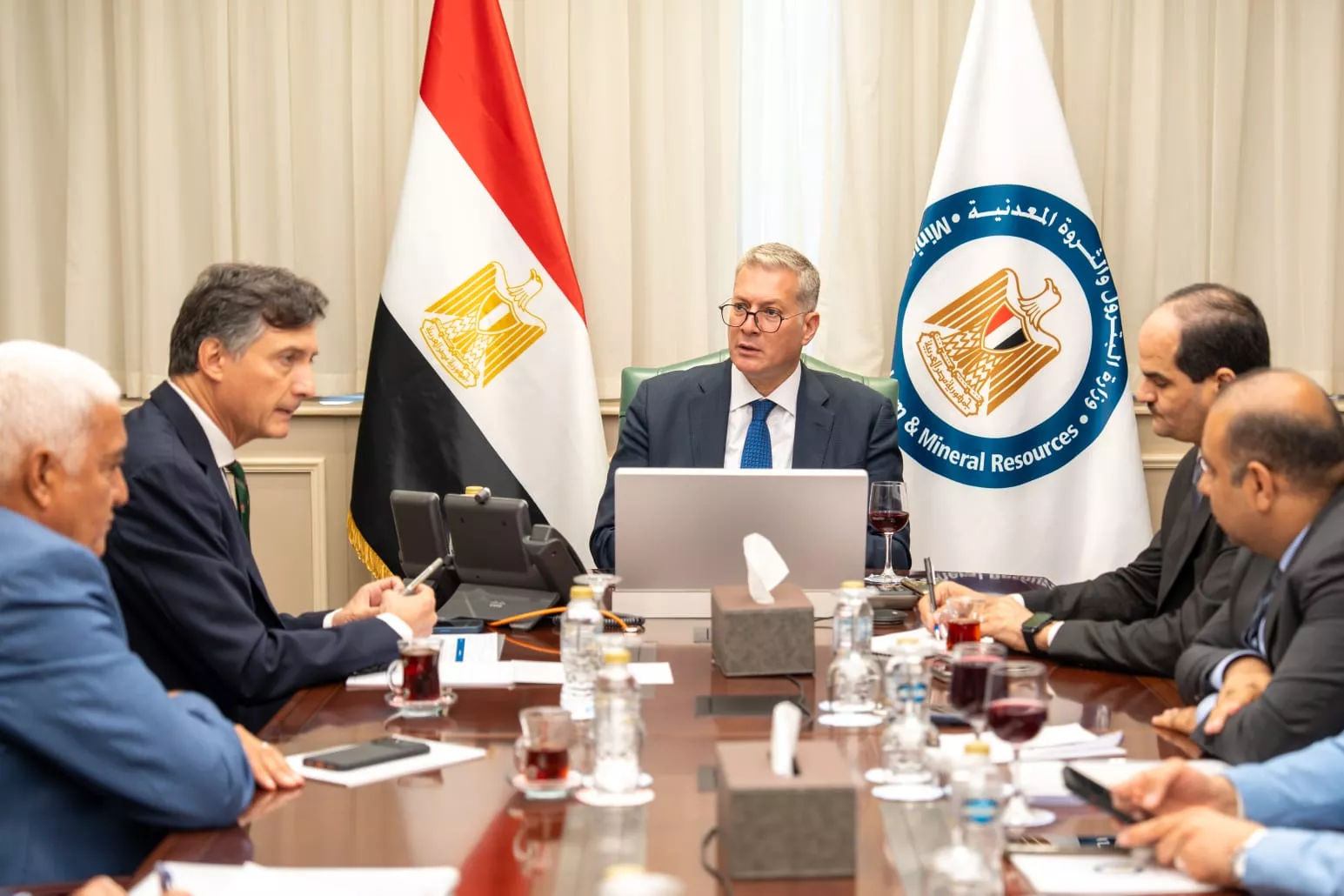 وزير البترول مع وفد من شركة إيني الإيطالية