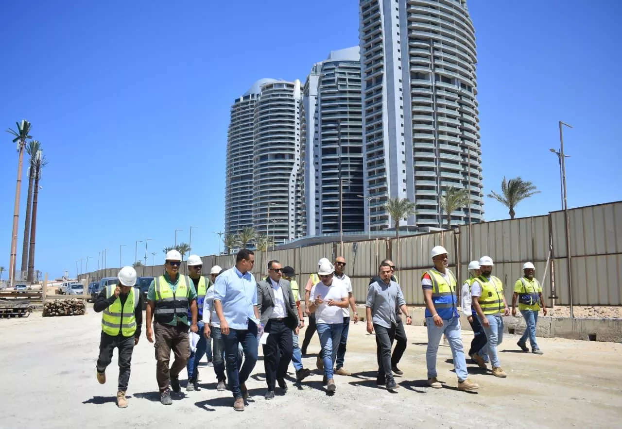 وزيرة الإسكان تتابع موقف تنفيذ أبراج مارينا العلمين والحي اللاتيني ومشروعات الخدمات بمدينة العلمين
