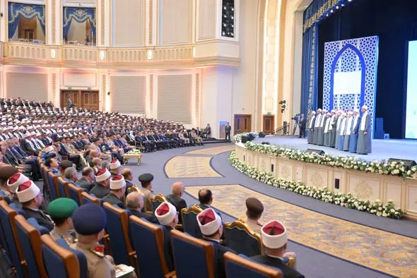 الرئيس السيسي يشهد تخرج دفعة جديدة لأئمة الأوقاف من الأكاديمية العسكرية