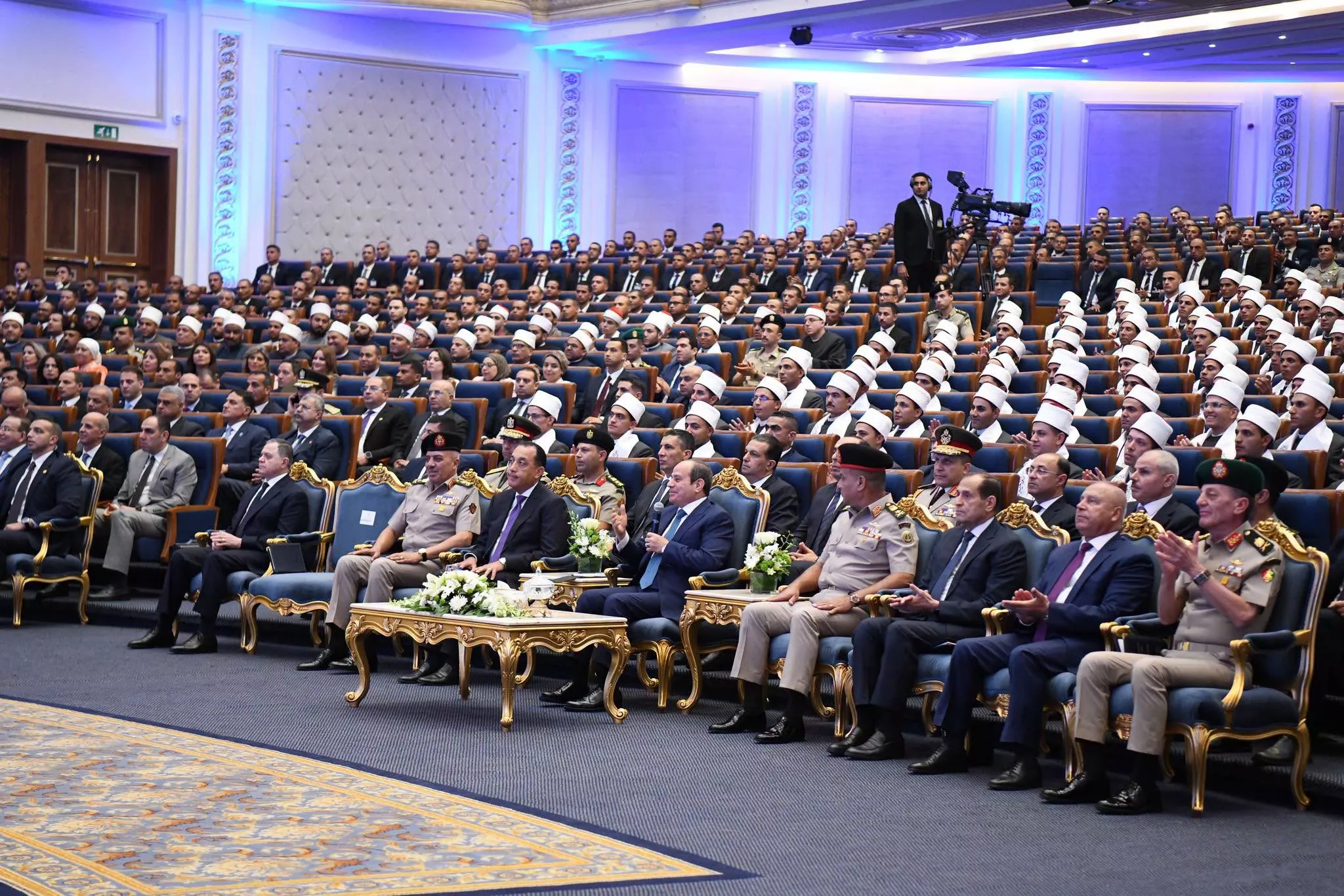 الرئيس السيسي يشهد تخرج دفعة جديدة لأئمة الأوقاف من الأكاديمية العسكرية