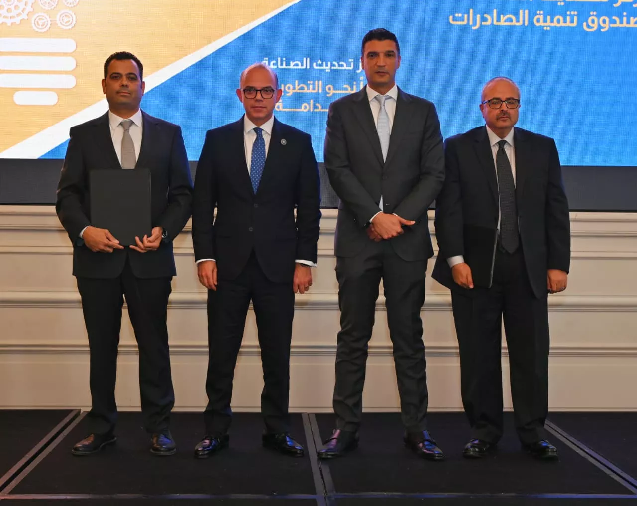 وزيرا الصناعة والاستثمار يشهدان توقيع 4 بروتوكولات تعاون