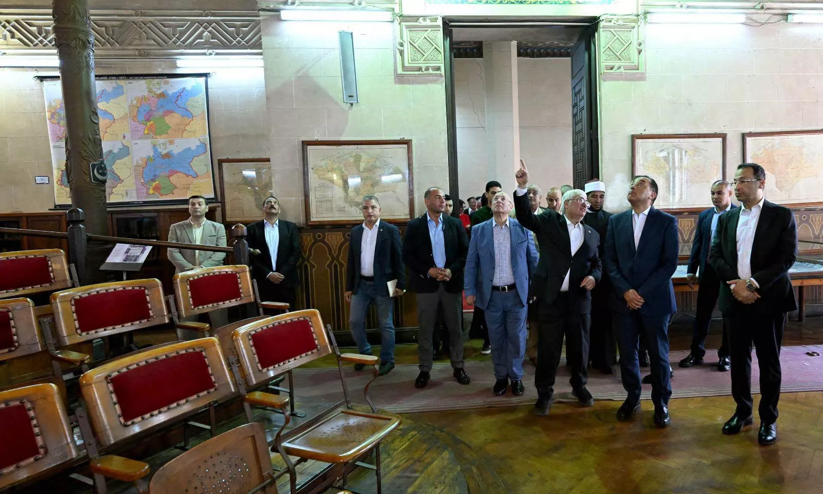 رئيس الوزراء يتفقد المبنى التاريخي للجمعية الجغرافية المصرية 