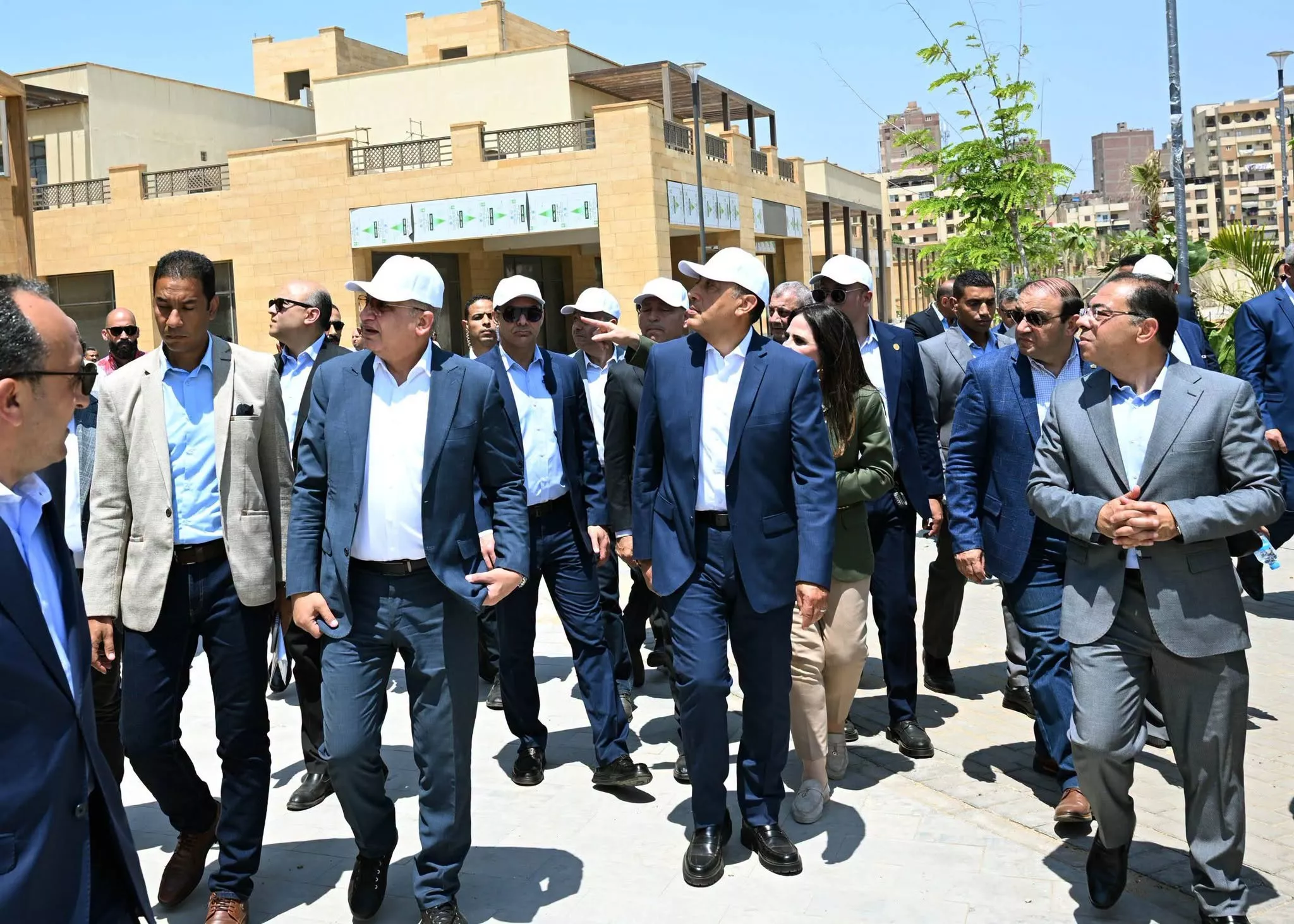 رئيس الوزراء يتفقد معدلات الإنجاز بمشروع حدائق تلال الفسطاط