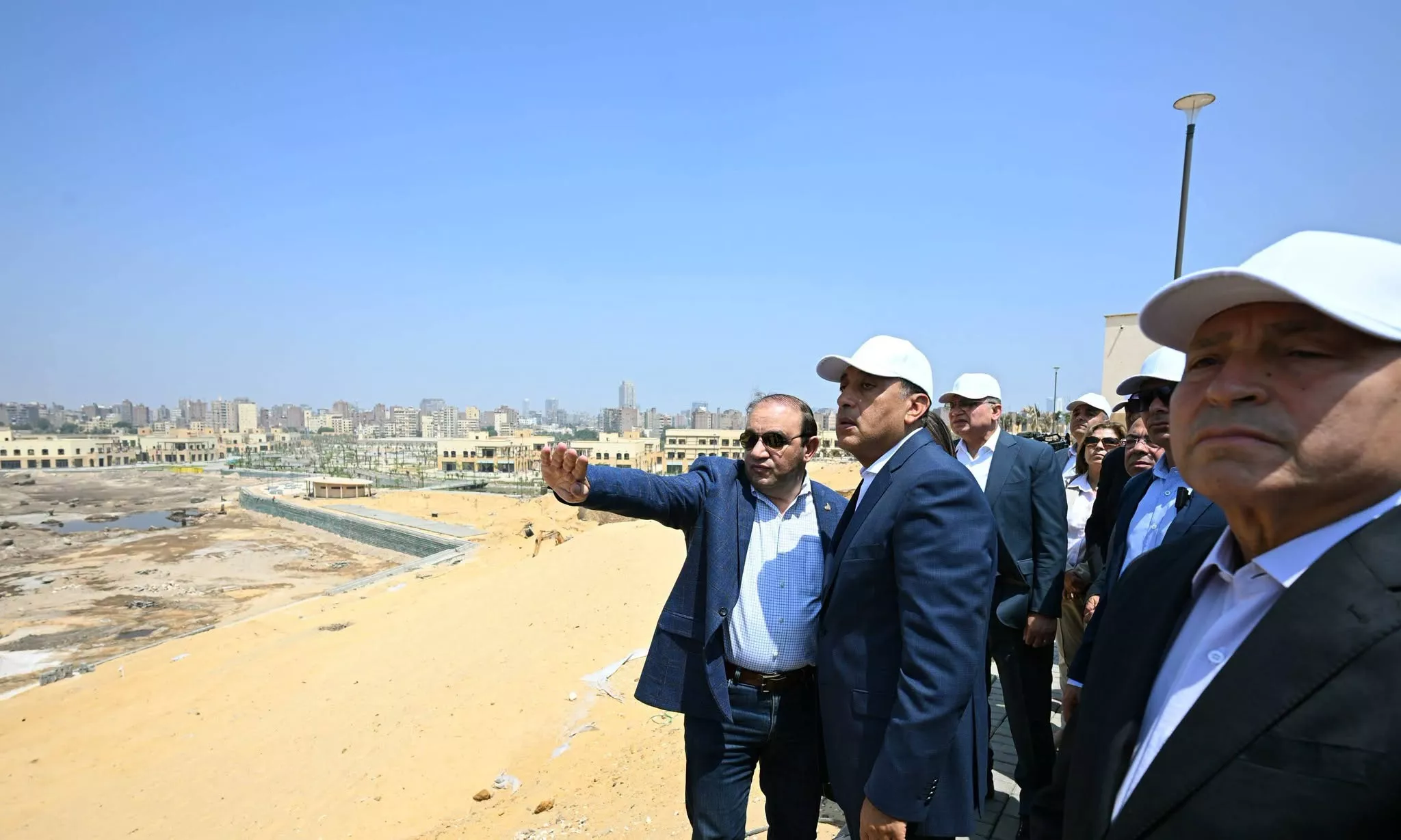 رئيس الوزراء يتفقد معدلات الإنجاز بمشروع حدائق تلال الفسطاط