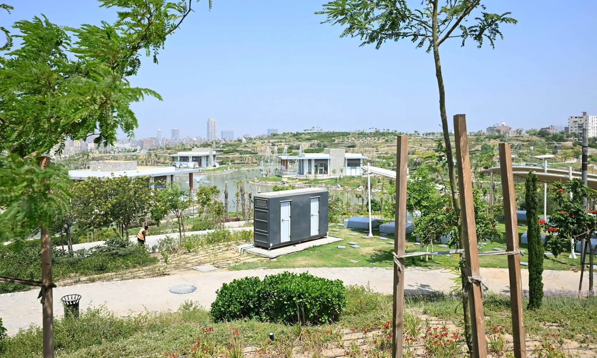 رئيس الوزراء يتفقد معدلات الإنجاز بمشروع حدائق تلال الفسطاط