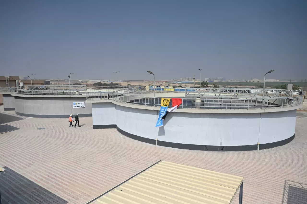 وزير الصناعة ومحافظ بني سويف يتفقدان محطة معالجة الصرف الصناعي