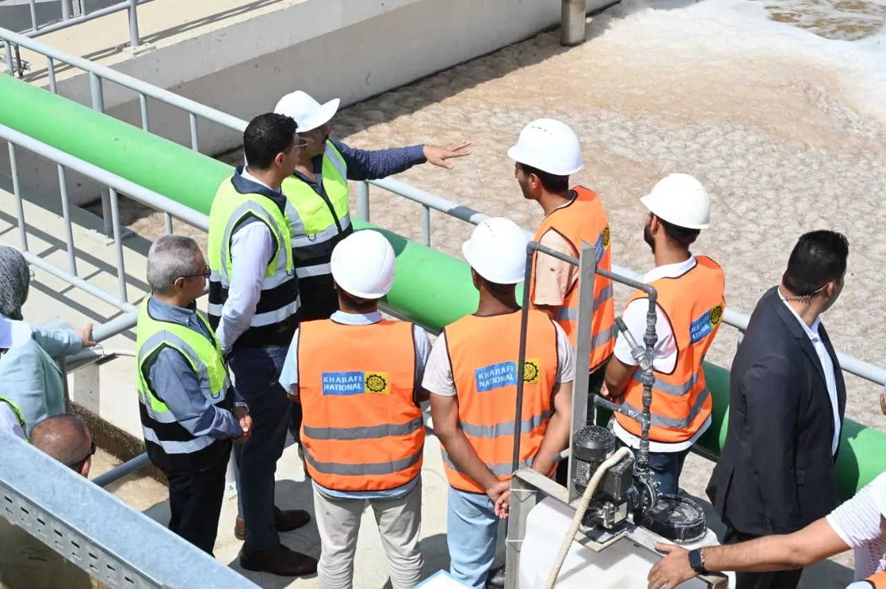 وزير الصناعة ومحافظ بني سويف يتفقدان محطة معالجة الصرف الصناعي