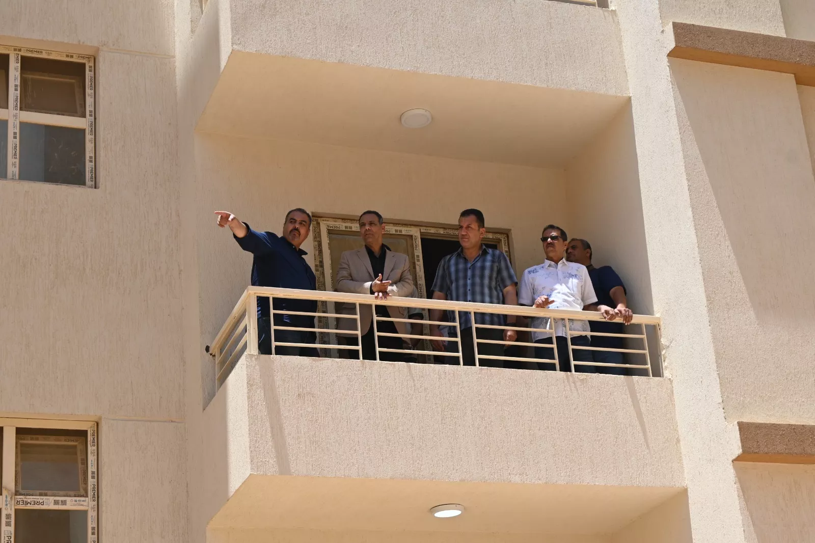 وزيرة الإسكان تتابع موقف تنفيذ المشروعات السكنية في 5 مدن