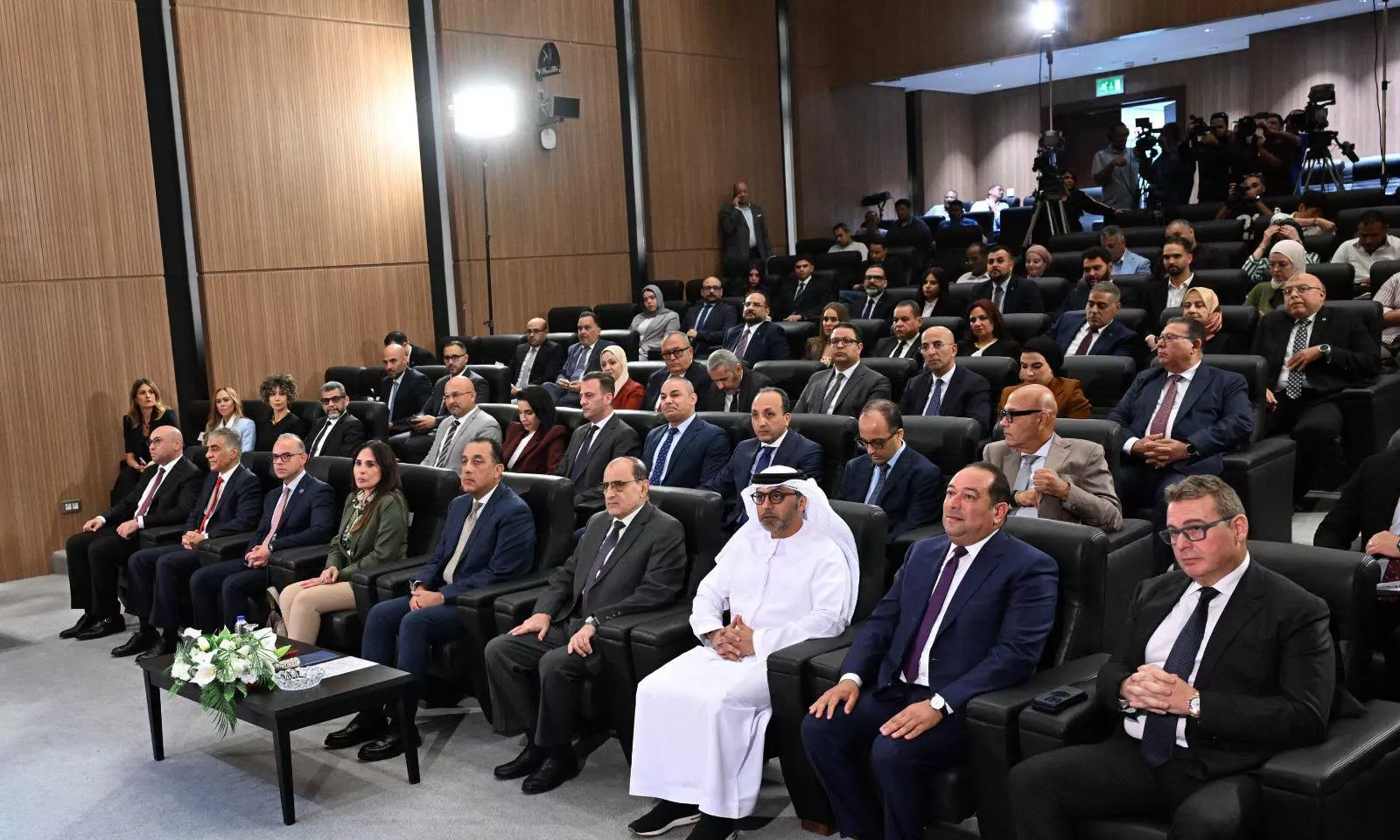رئيس الوزراء يشهد مراسم توقيع شراكة استراتيجية بين ميدار وماجد الفطيم