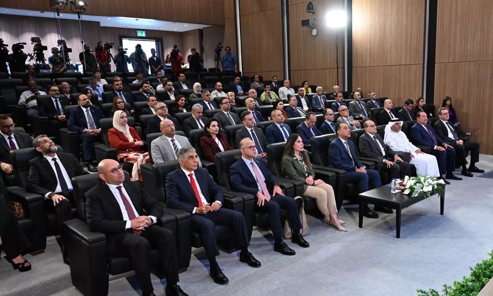 رئيس الوزراء يشهد مراسم توقيع شراكة استراتيجية بين ميدار وماجد الفطيم