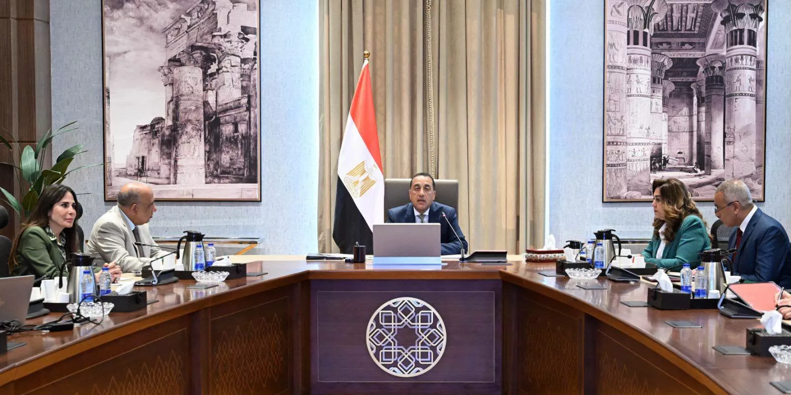 رئيس الوزراء يتابع موقف تعديلات قانون التصالح